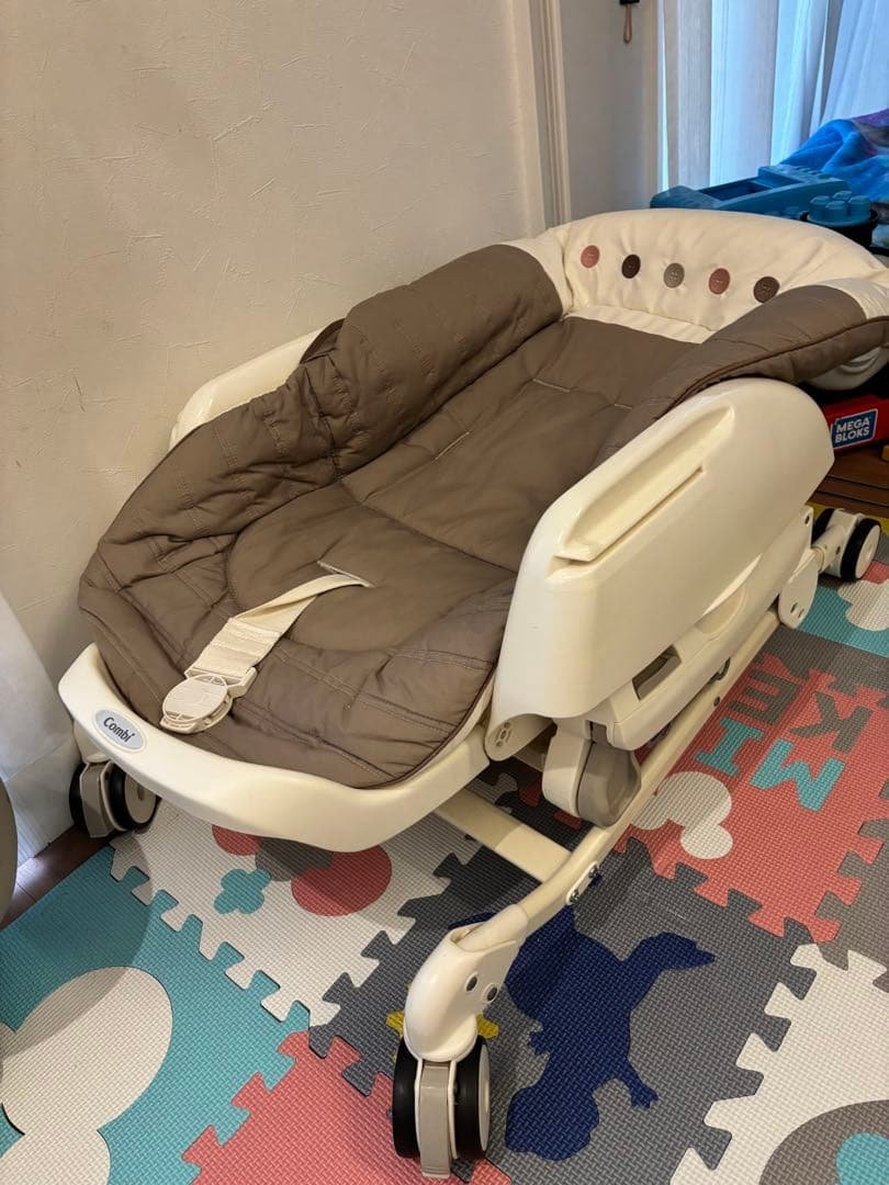 Combi ベビーラック ブラウン 469-0.jpg