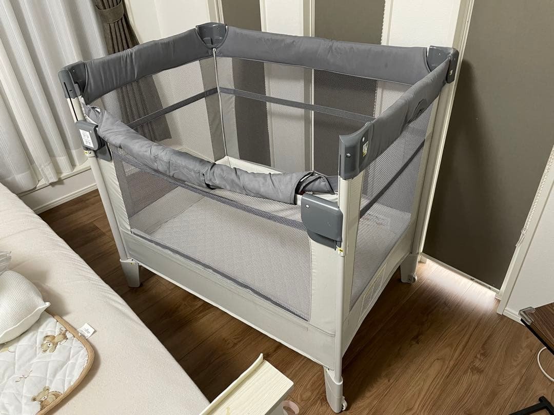 Apricaアップリカ　ベビーベッド ココネルエアー AB (グレーベアー) 月額2,980円レンタルプラン：Aprica ココネルエアーAB 2135700 グレー