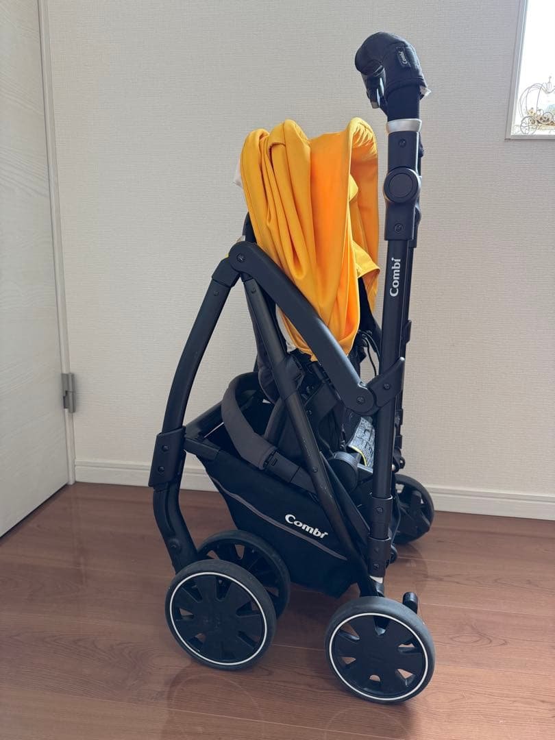 【使用少なめ】 Combi Ａ型ベビーカー イエロー Combi（コンビ） 【ベビーカー レンタル】A形 両対面式 生後1ヶ月〜3歳